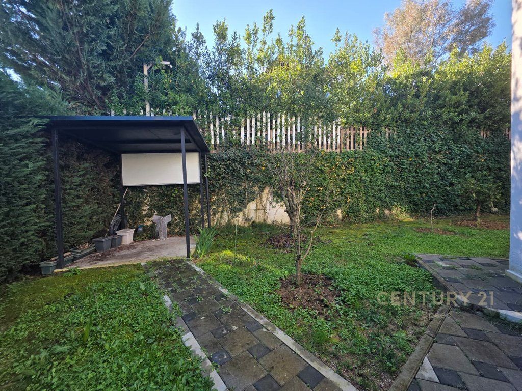 VILLA WITH YARD FOR RENT IN ONE OF THE BEST COMPLEXES OF TIRANA