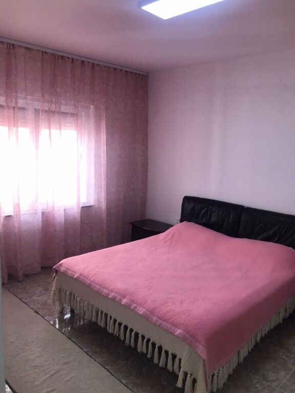 Jepet Me Qera Apartament 2+1+1 Ballkon