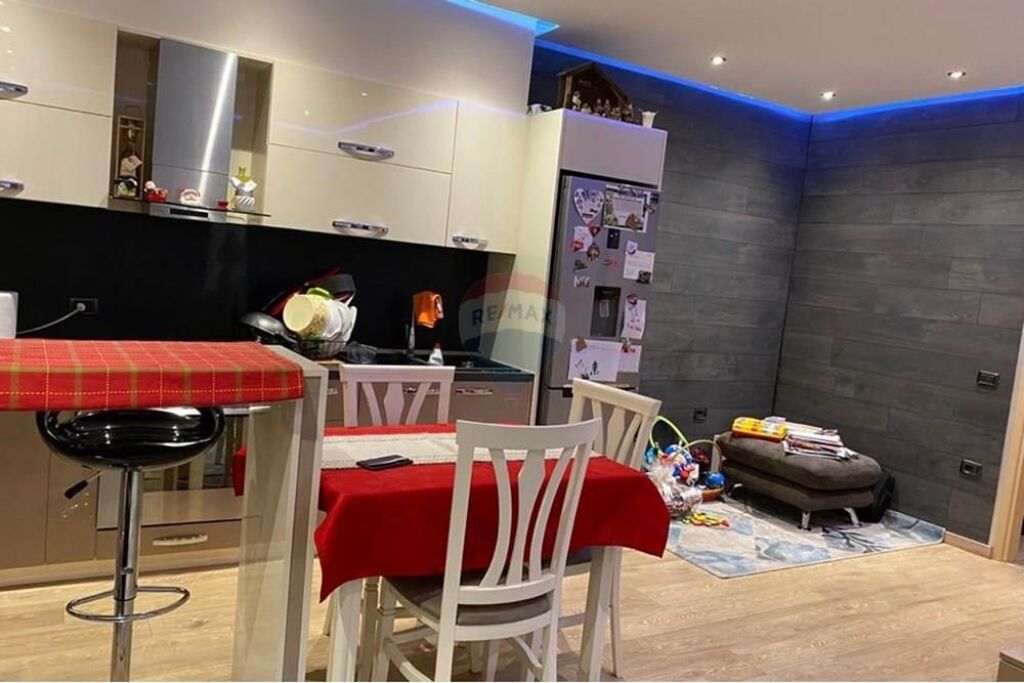 Affitto/ Appartamento 2+1 a Yzberisht
