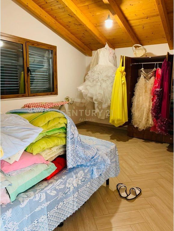 Vile 2-kateshe me qera, ne Porto Romano