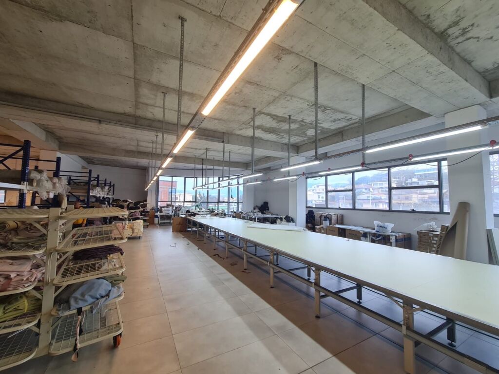 Jepet ambient sherbimi me qira Kombinat