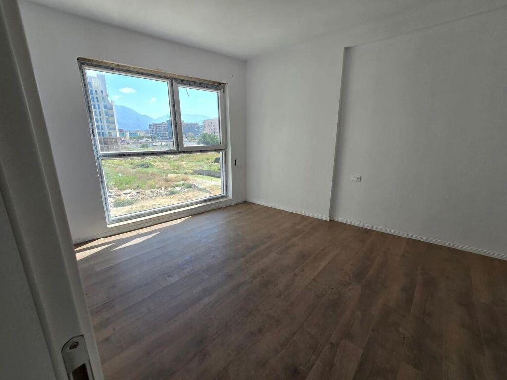 Apartament 2+1+2 per shitje ne Bulevardin e Ri, afer Ish- Stacionit te Trenit!