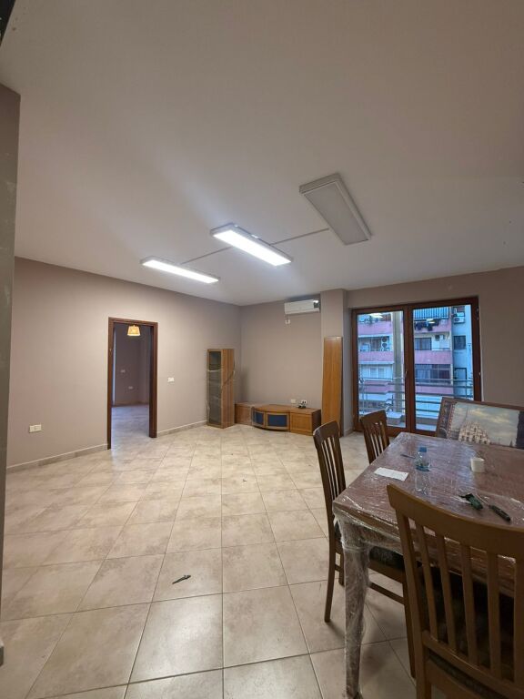 Apartament 3+1+2 për Qera – Bulevardi i Ri / Stacioni i Trenit