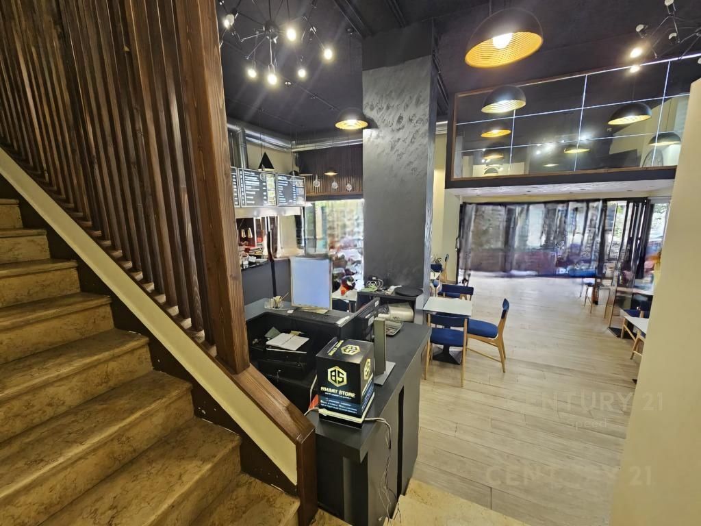 We sell commercial premises near 21 Dhjetori