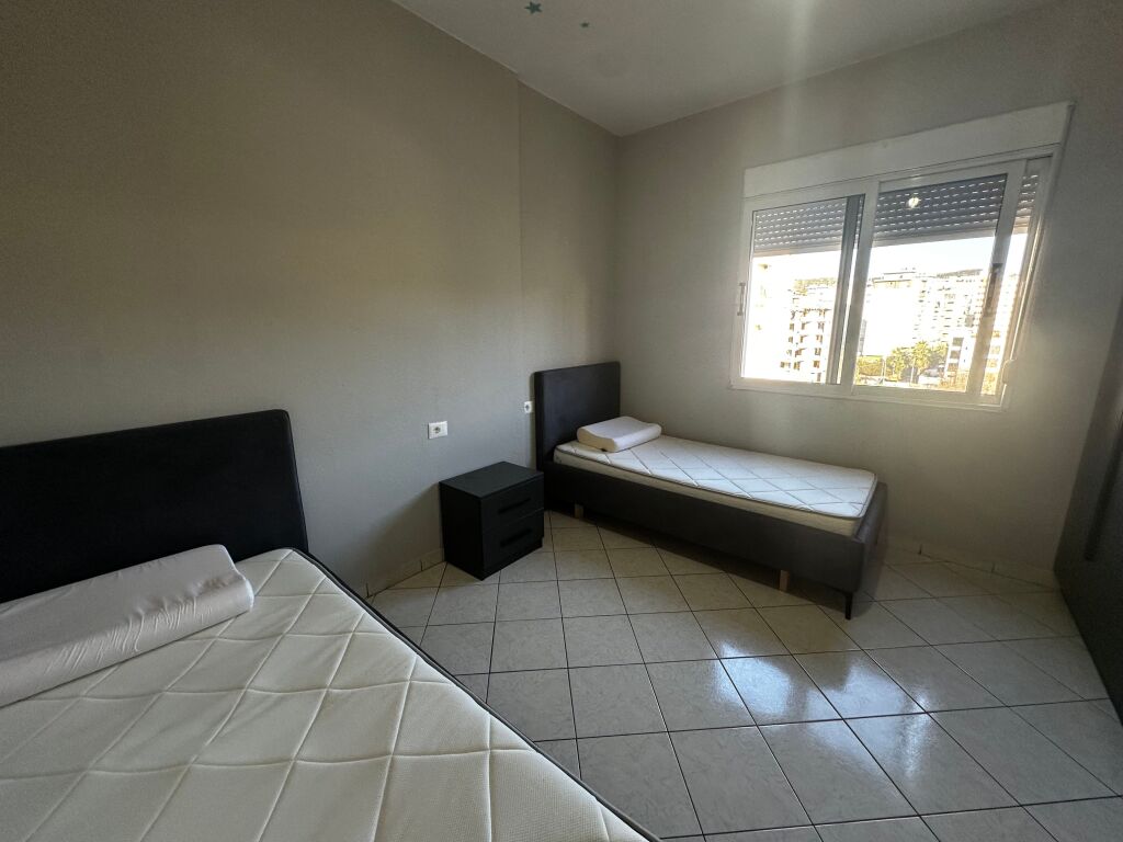 ‼️Apartament 2+1 me Qira – Rruga e Çipajve, Vlorë