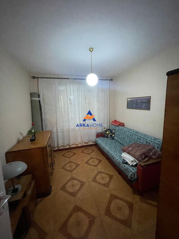 AFFITTASI APPARTAMENTO 2+1+ BALCONE "VIA MUHAMET GJOLLESHA" 50.000 LEKE