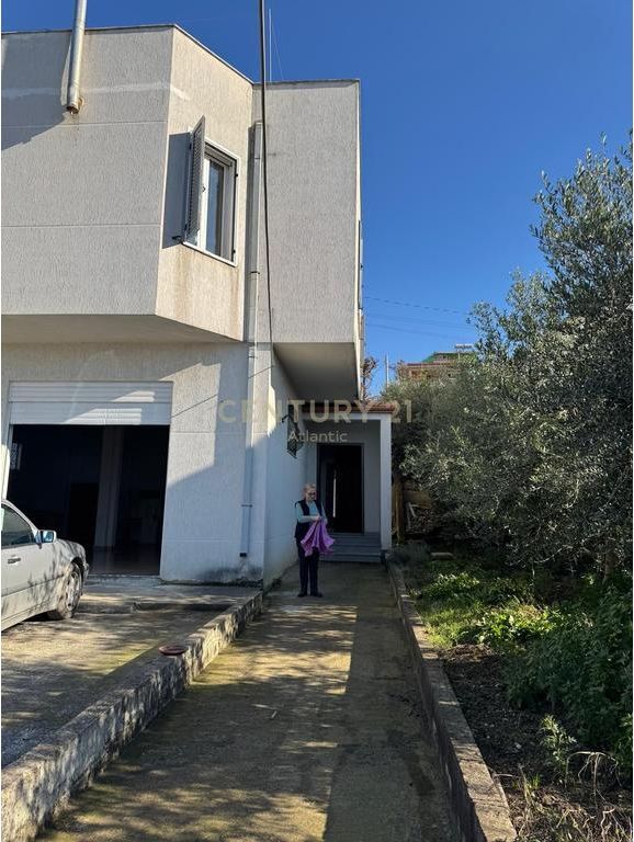 Villa for sale – Arapaj, Durrës Strategic location near the main road .