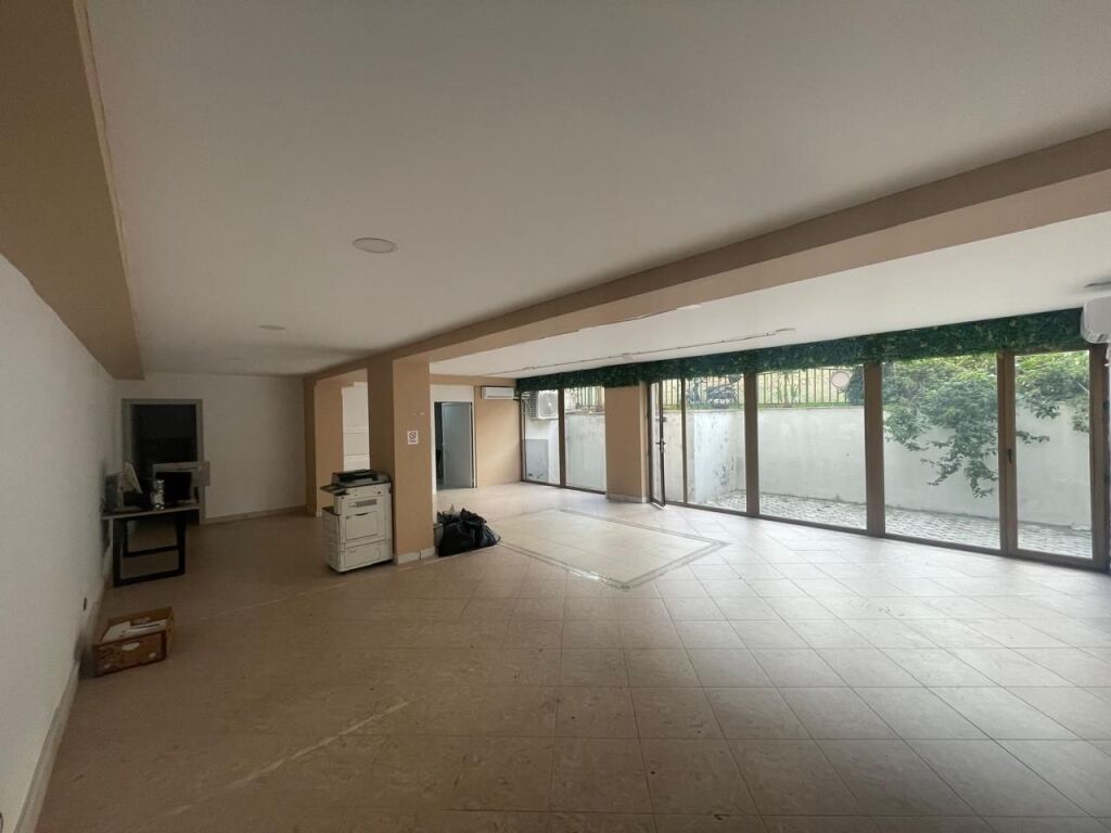 LOCALE IN AFFITTO PAZARI I RI