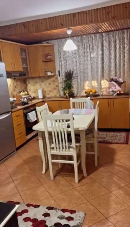 In vendita 2+1, a Petro Nini