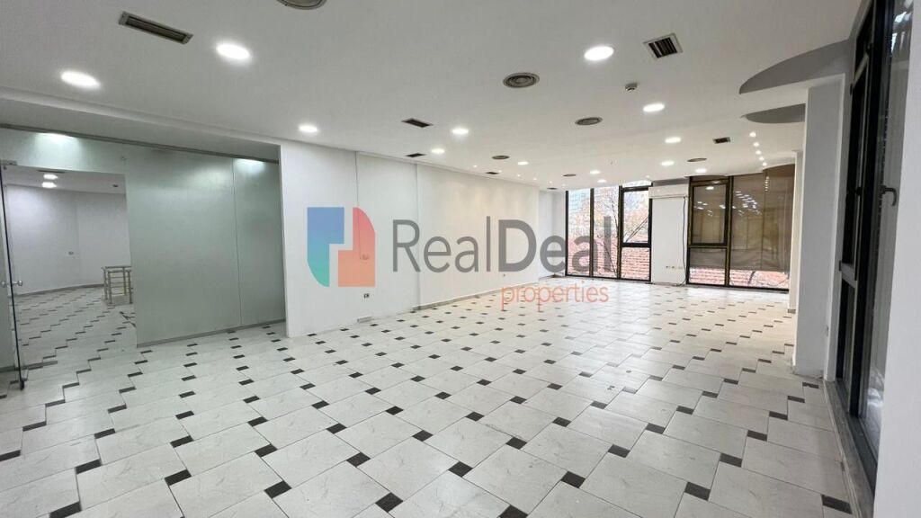 Near Myslym Shyri, an Ideal Space for Clinics is for Rent, Together with 2 Parking Spots!!