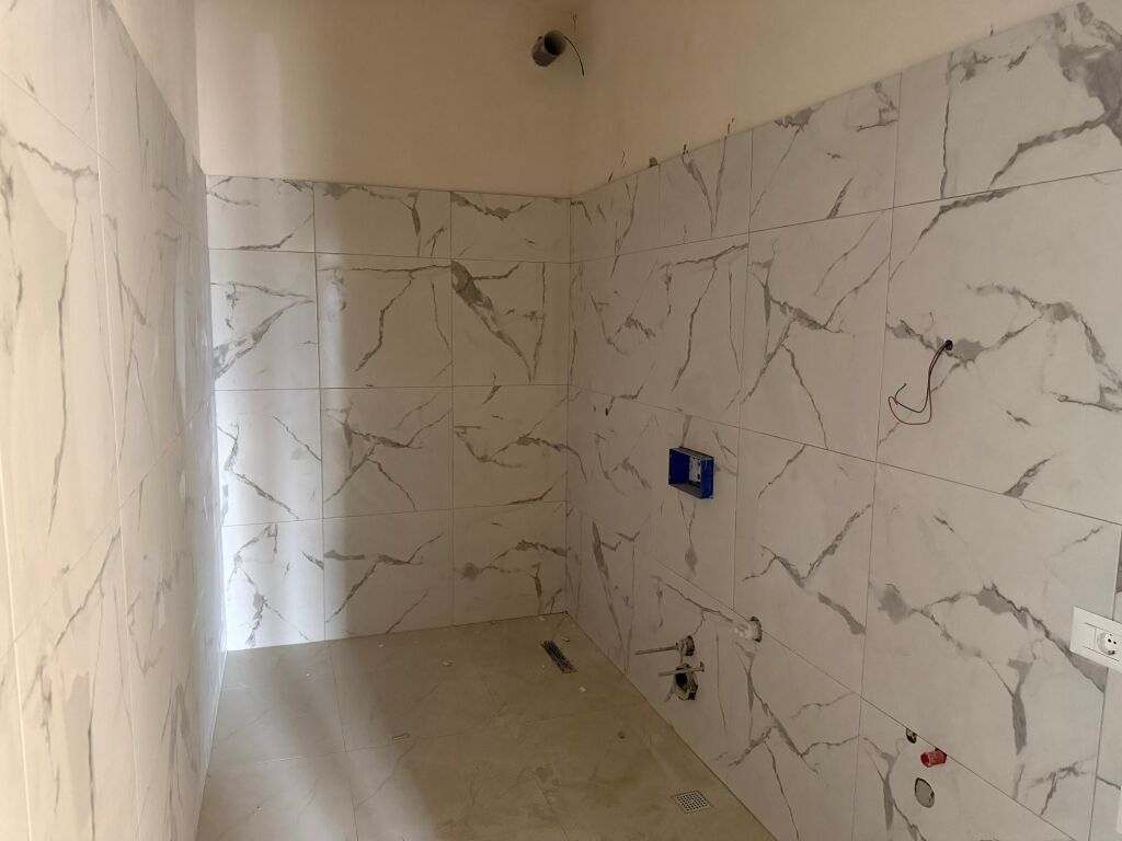 APARTAMENT 1+1 PËR SHITJE TEK REZIDENCA "PORTA E RE" NË SAUK TË VJETËR