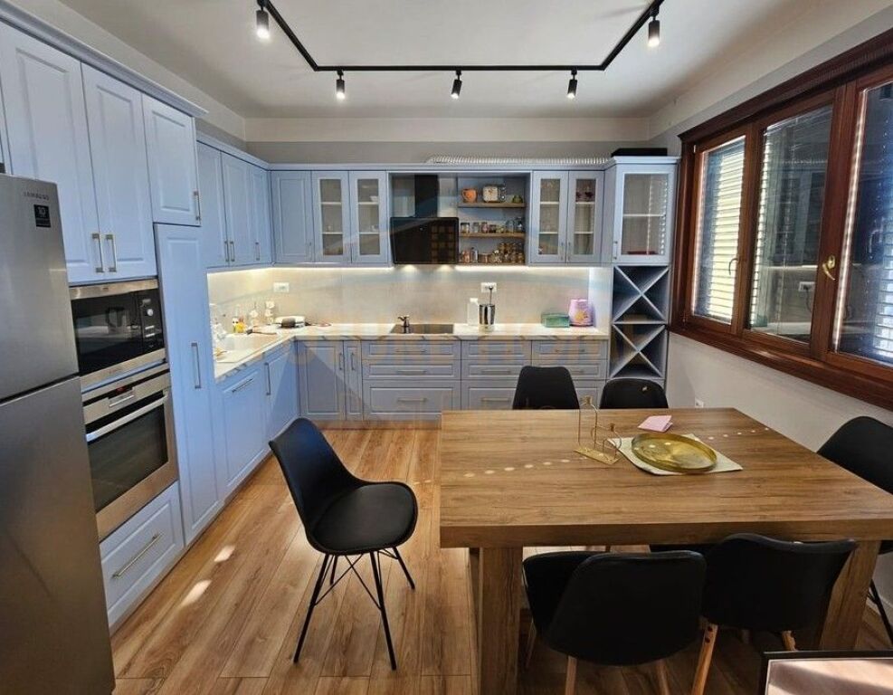 Qira, Apartament 1+1, Fresk , Tiranë