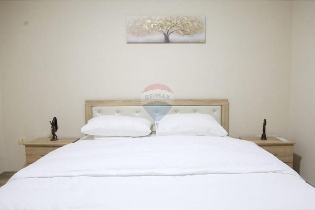 Apartment 2+1 for rent in Xhamllik.