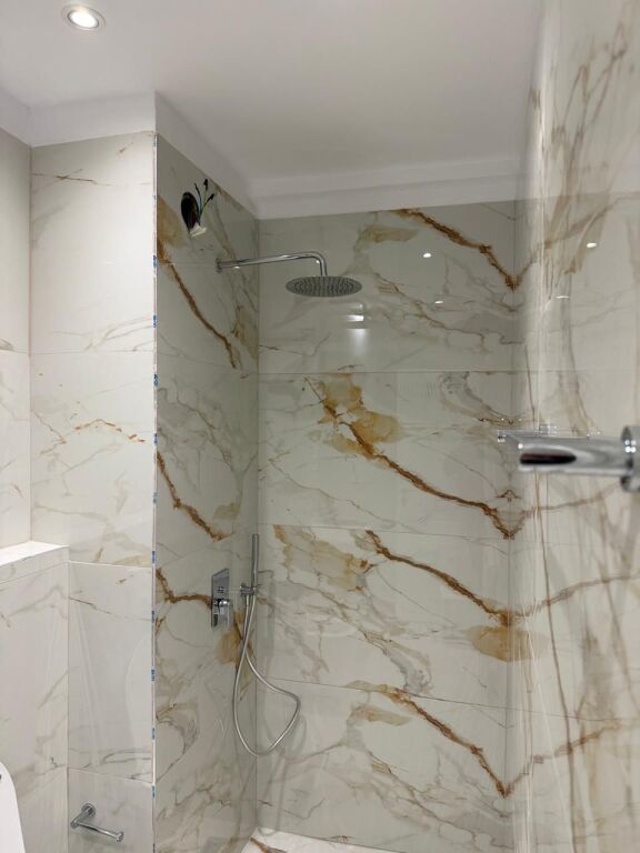 Jepetn ambjente zyrash me qera