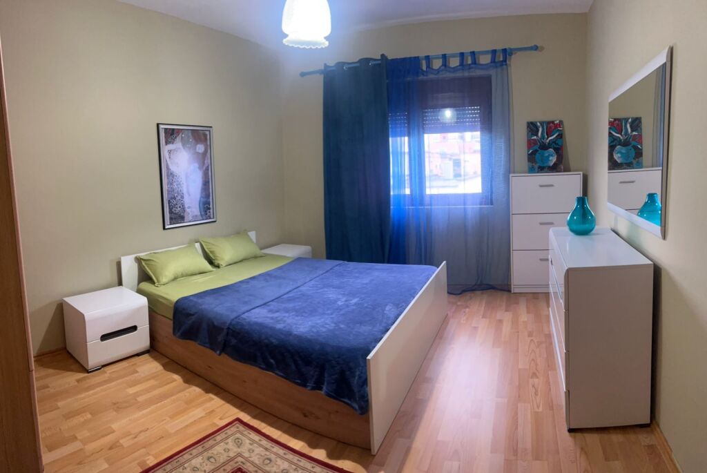 Apartament me qera 2+1 - 📍21 Dhjetori, Mozaiku Tiranës