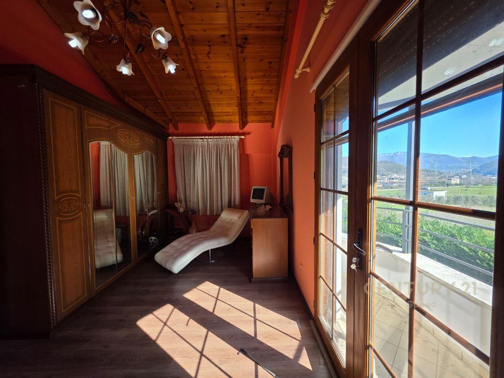 VILLA WITH YARD FOR RENT IN ONE OF THE BEST COMPLEXES OF TIRANA