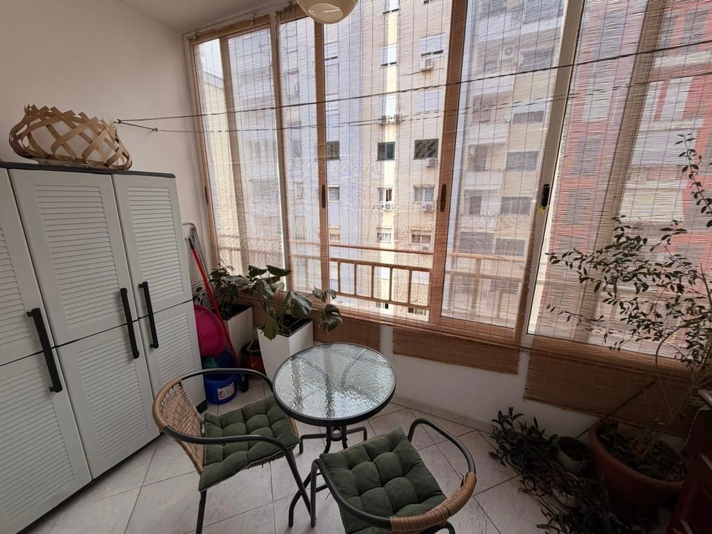 Apartament me qera 1+1 Komuna e Parisit