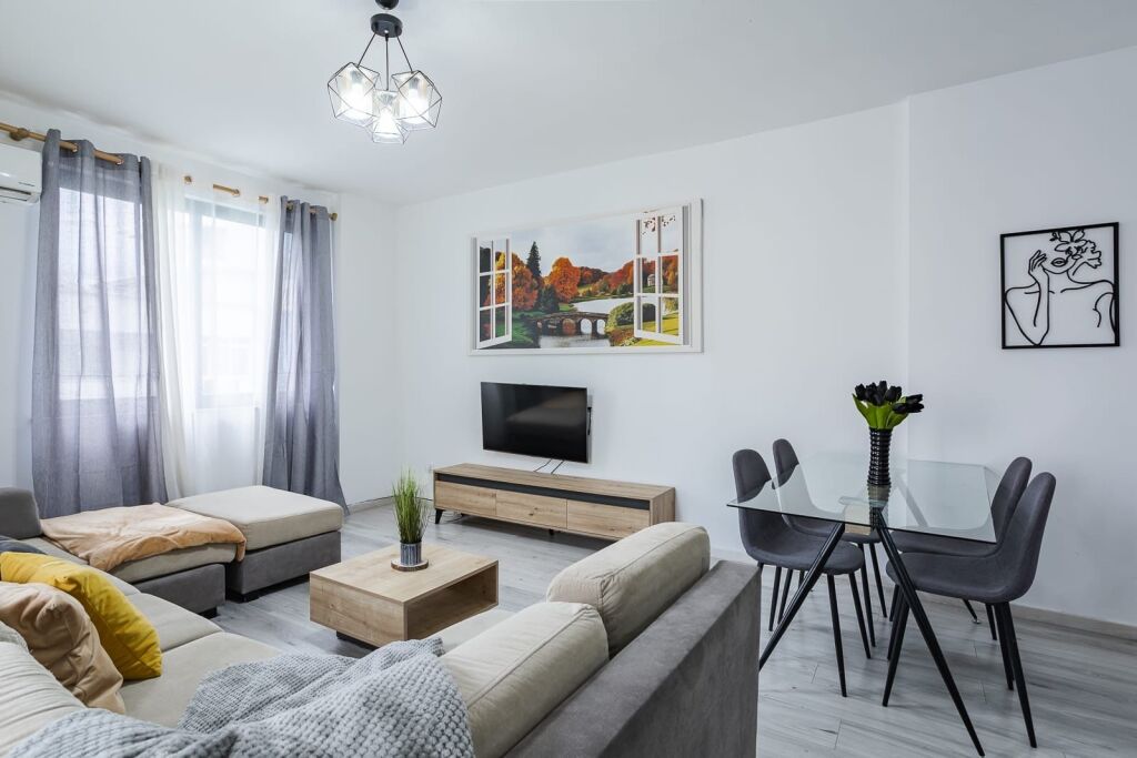 Apartament 3+1+2 me qera tek Ish Ekspozita