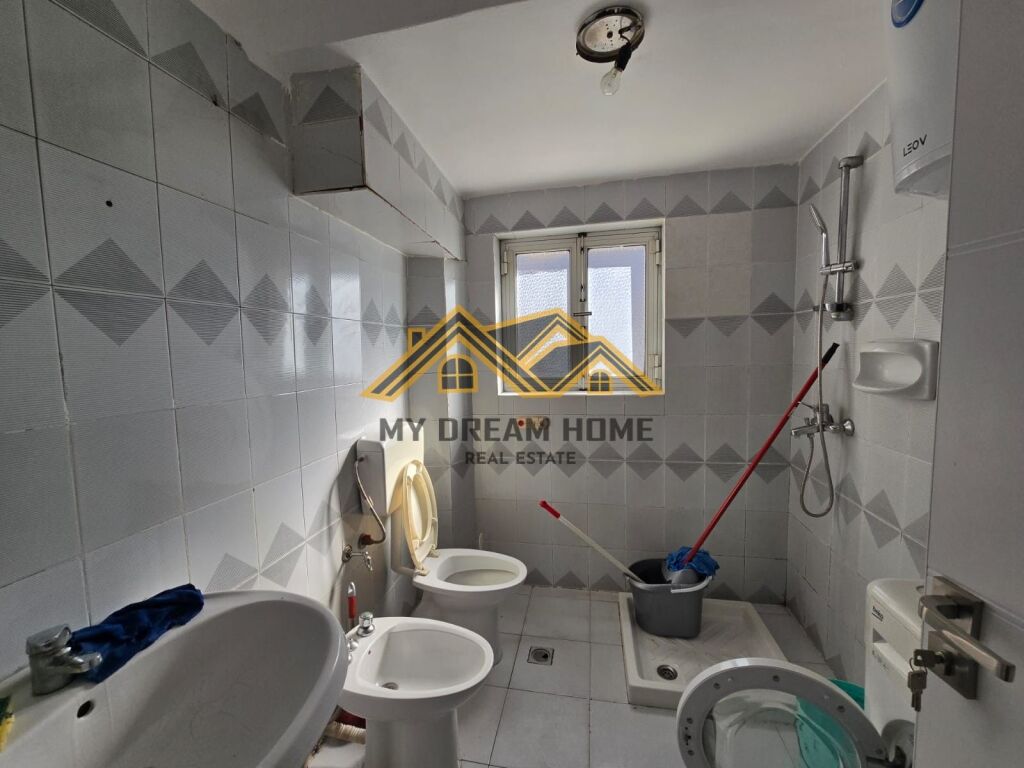 SHITET APARTAMENT 2+1 NE QENDER DURRES!