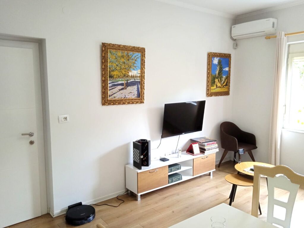 Shitet apartament 2+1+depo 73 m2 buze Bulevardit "Bajram Curri" me pamje nga "Lana"