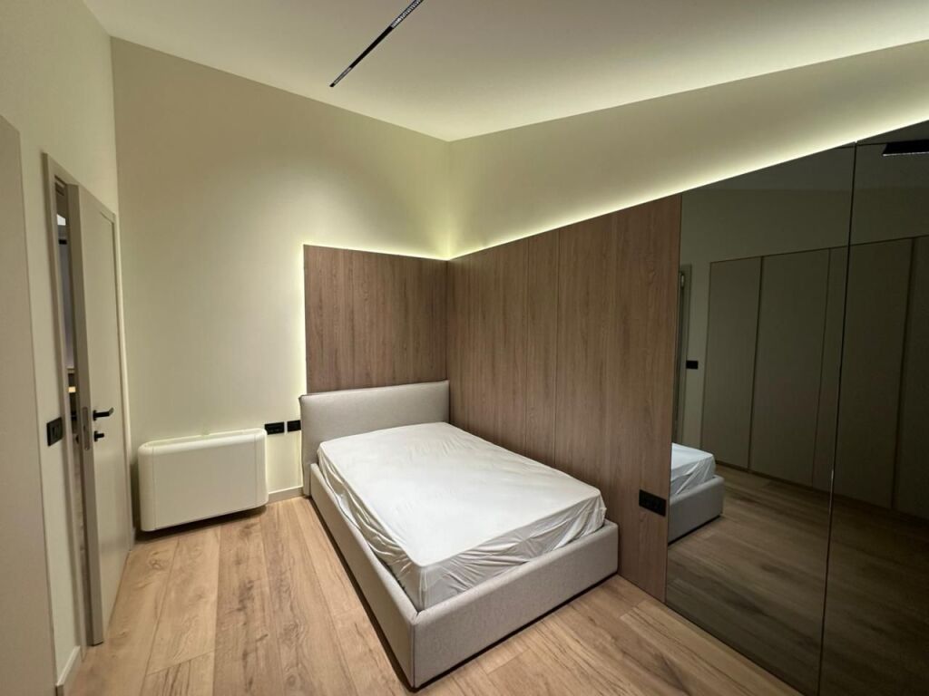 IN AFFITTO | DUPLEX DI LUSSO 3+1+2 + POSTO AUTO KODRA E DIELLIT