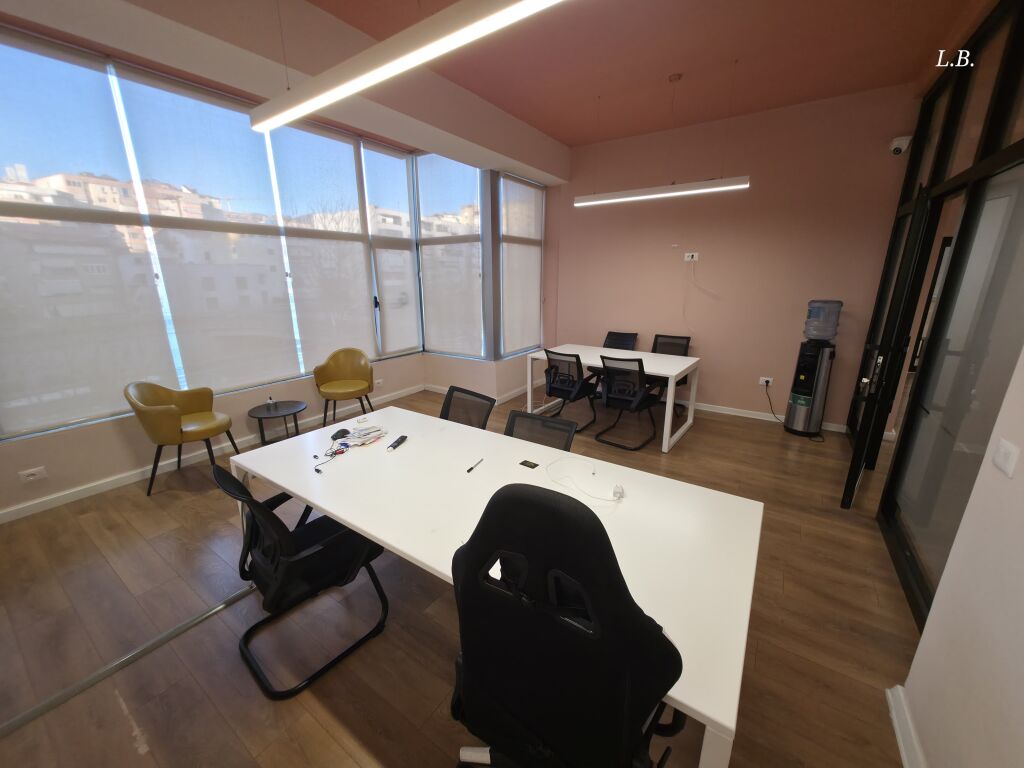 🏢 Office for Rent 220 m²