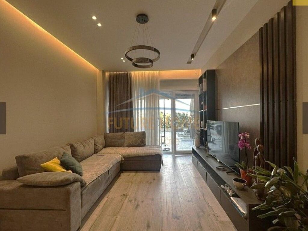 Shitje, Triplex me verande, Rezidences Kodra e Diellit 2, Tirane