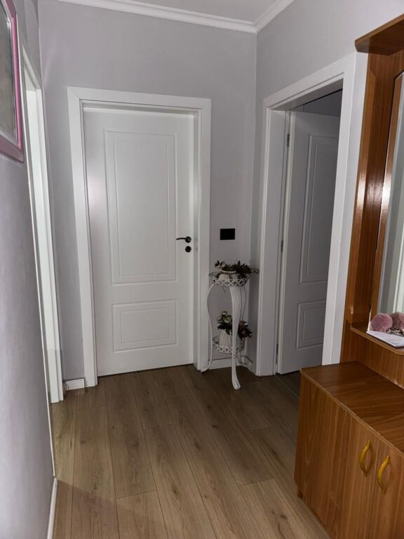 APARTAMENT 2+1 ME QERA TE OXHAKU