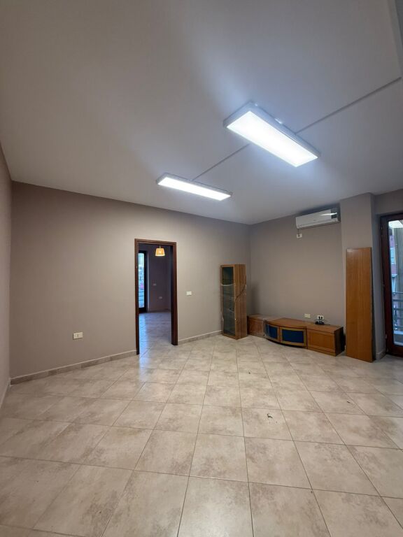 Apartament 3+1+2 për Qera – Bulevardi i Ri / Stacioni i Trenit