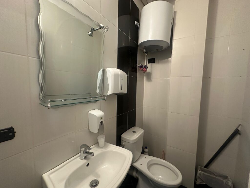 Office Apartment Open Space for Rent in Pazari I Ri