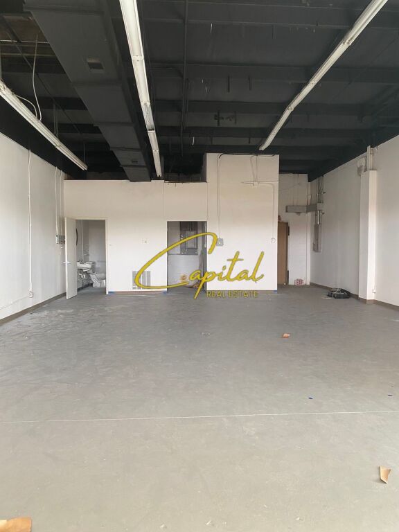 AMBIENT BIZNESI ME QIRA 100 M2 MEZEZ 40.000 LEKE