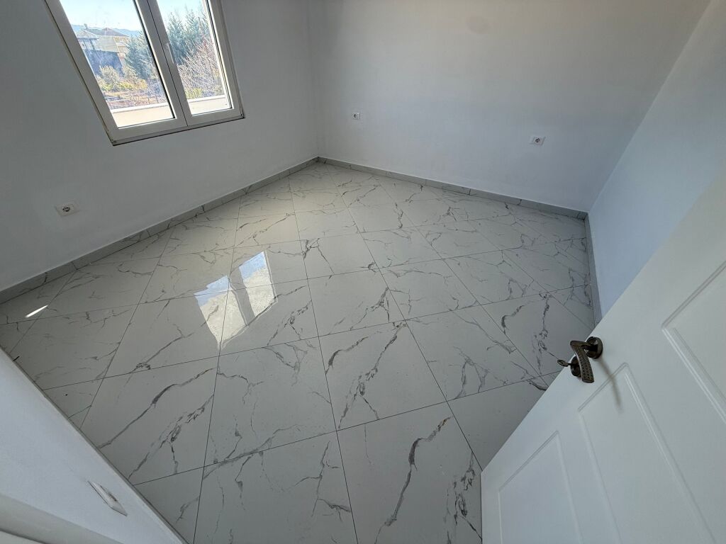 Kat vile me qera prane qendres spitalle