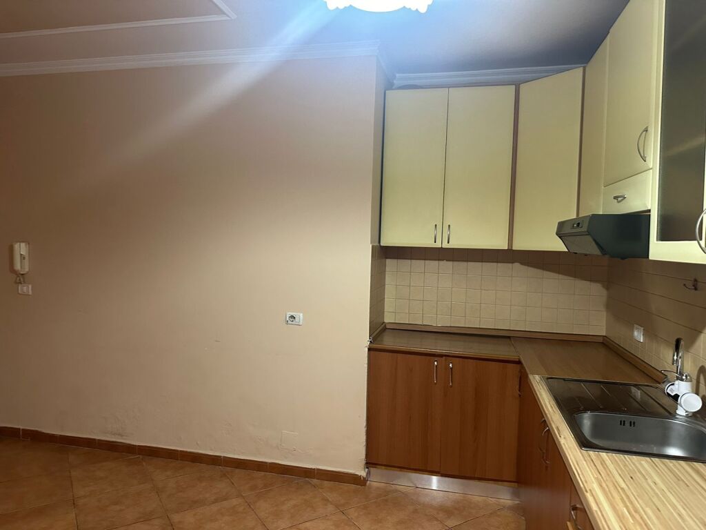 Apartment 2+1 for rent in Bllok