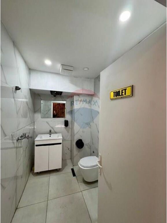 Dyqan - Për Qira - Komuna e Parisit,