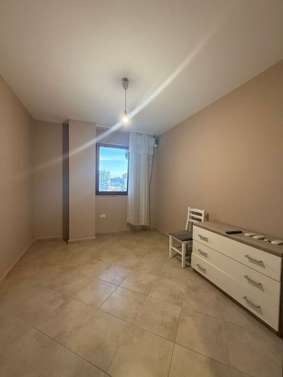 Apartament 3+1+2 për Qera – Bulevardi i Ri / Stacioni i Trenit