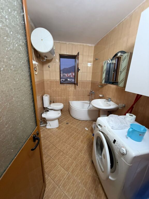 Selite, near AKU, 1+1 for rent 42,000 leke