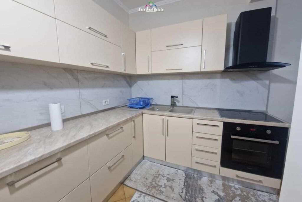 Apartament Me Qera 2+1 Tek Komuna e Parisit ( ID B2201751) Tirane