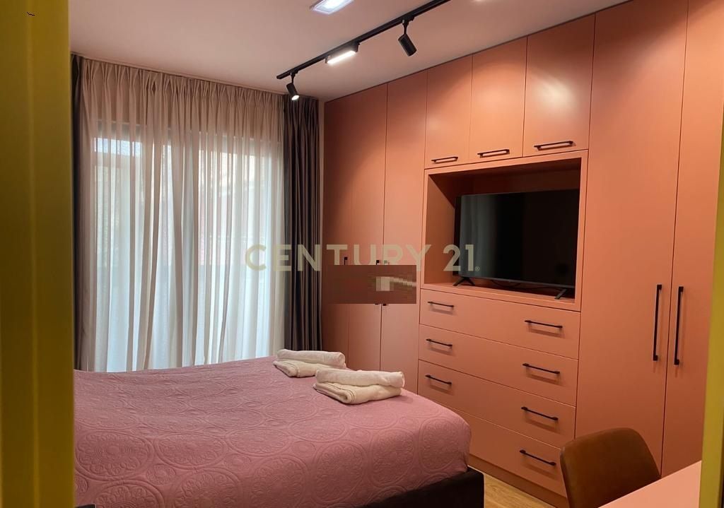 Me Qera 1+1 Kodra E Diellit