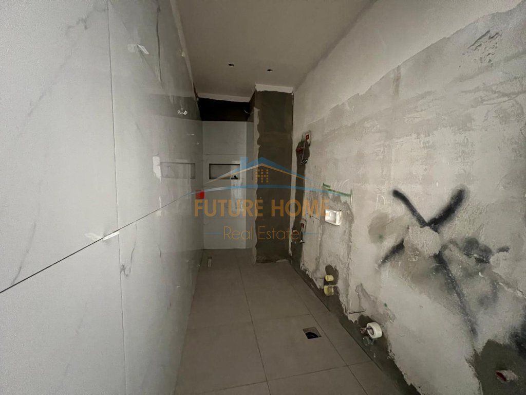 Appartamento 2+1+2 in vendita, Via Jordan Misja, Tirana. Prestige64195