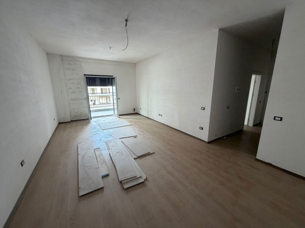 APARTAMENT 2+1+2 PËR SHITJE NË SAUK TË VJETËR TEK REZIDENCA "PORTA TIRANA E RE"!
