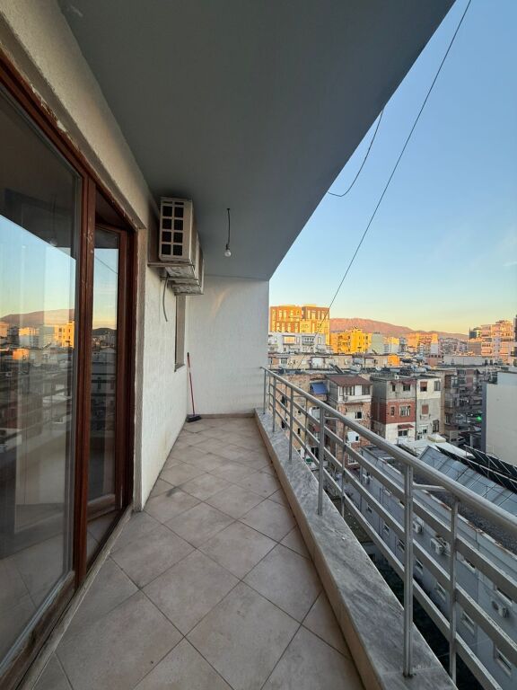 Apartament 3+1+2 për Qera – Bulevardi i Ri / Stacioni i Trenit