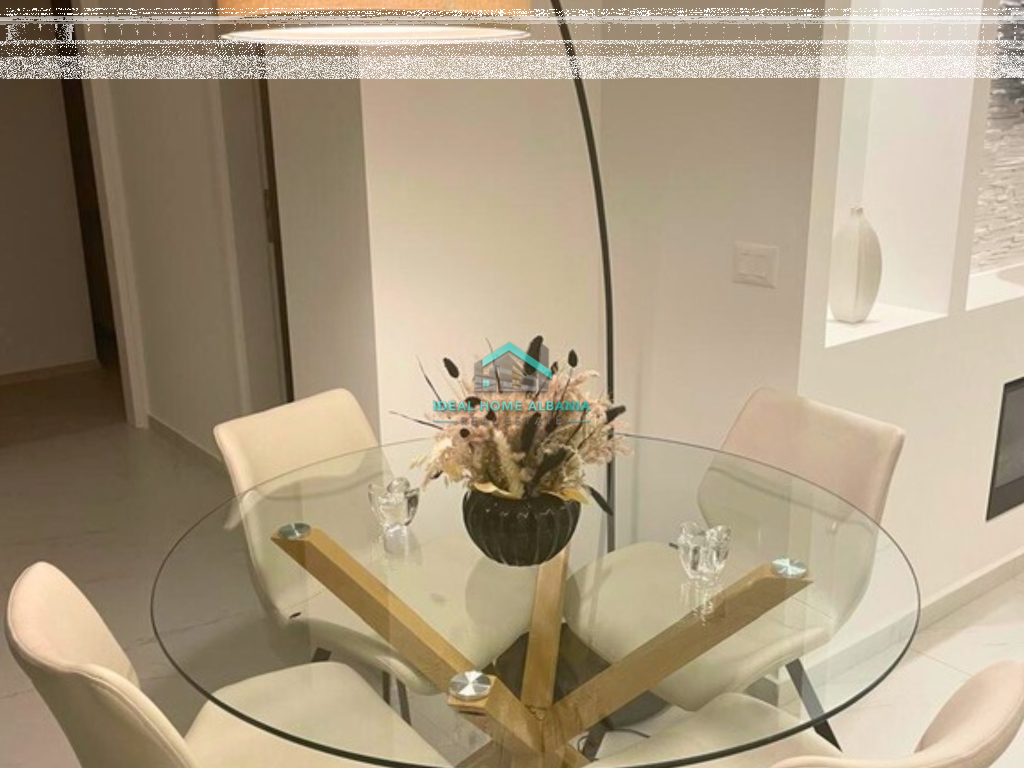 Jepet me Qera Apartament 2+1 Centrale, Vlor.