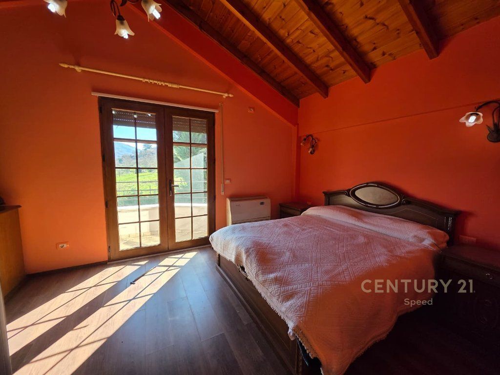 VILLA WITH YARD FOR RENT IN ONE OF THE BEST COMPLEXES OF TIRANA