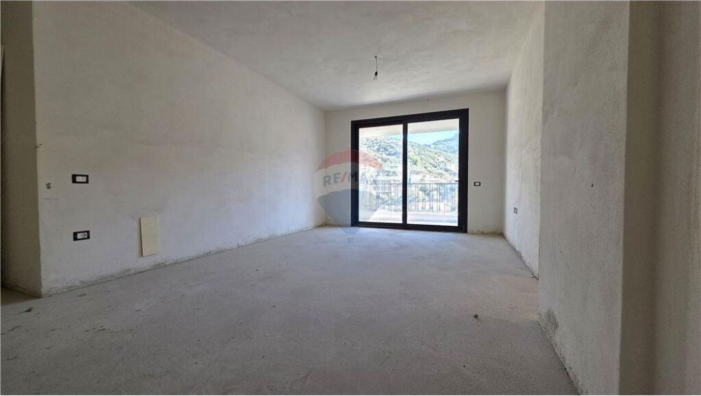 APARTMENT 2+1+2 + GARAGE FOR SALE – LUNGOMARE