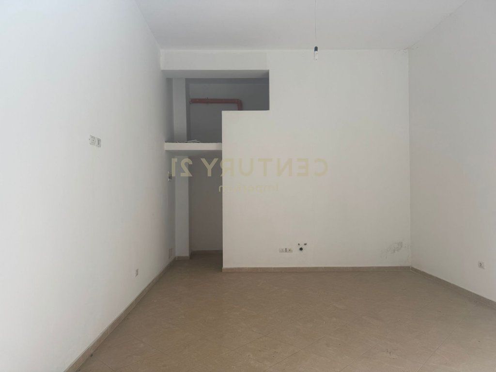 Commercial space for sale in Misto Mame