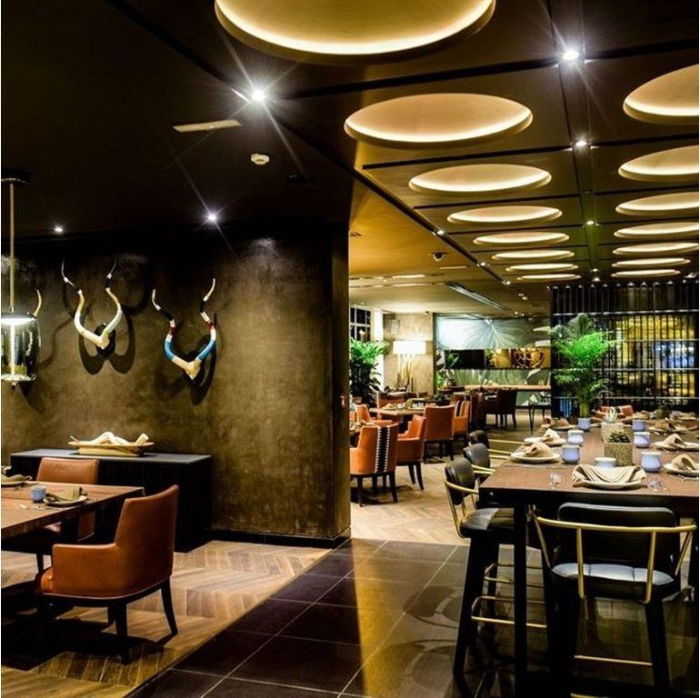 JEPET ME QIRA RESTORANT PESHKU TEK STADIUMI DINAMO