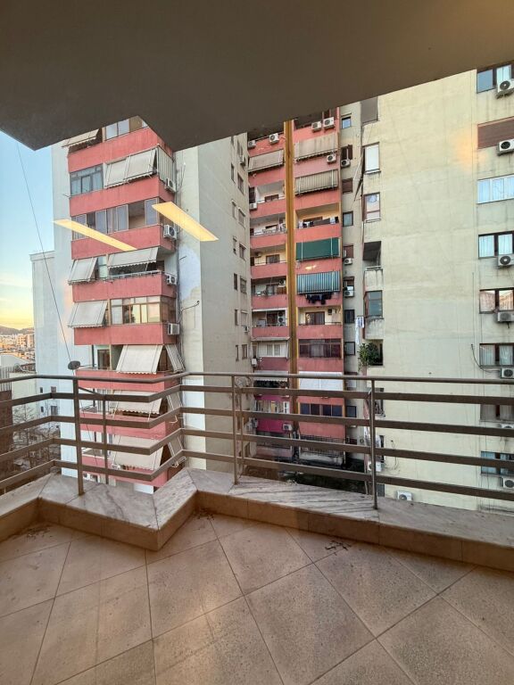 Apartament 3+1+2 për Qera – Bulevardi i Ri / Stacioni i Trenit