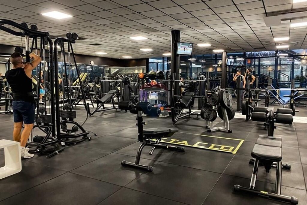 Functional business for sale with gym activity – RR. SAMI FRASHËRI