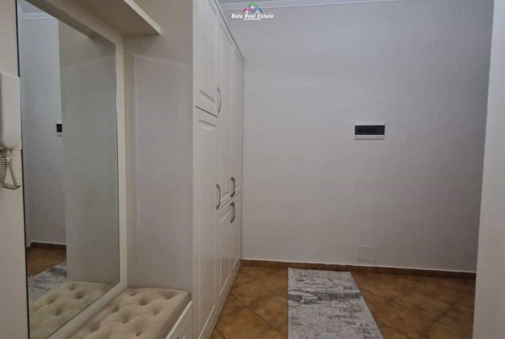 Apartament Me Qera 2+1 Tek Komuna e Parisit ( ID B2201751) Tirane