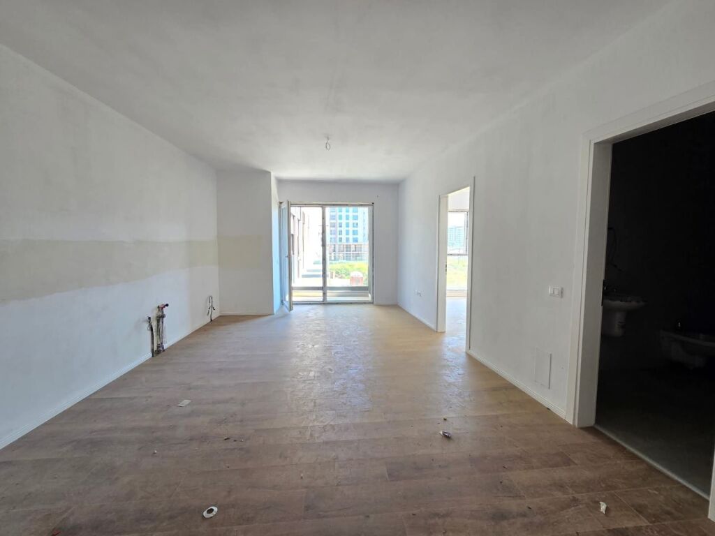 Apartament 2+1+2 per shitje ne Bulevardin e Ri, afer Ish- Stacionit te Trenit!